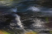 Длительное воздействие течения речной воды — стоковое фото