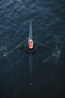 Blick von oben auf Single Scull Crew Racer, Lake Union, Seattle, Washington, USA. — Stockfoto