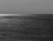 Морской пейзаж, горизонт и небо в сумерках, северное побережье Орегона — стоковое фото