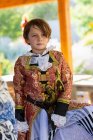 Retrato de lindo niño de siete años vestido como un pirata - foto de stock