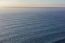 Enorme océano y cielo al atardecer, Manzanita, costa de Oregon - foto de stock