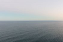 Enorme océano y cielo al amanecer, Manzanita, Oregon - foto de stock