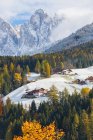 Winter snow, St. Magdalena village, Geisler Spitzen, Val di Funes, Dolomites mountains, Trentino-Alto Adige, South Tyrol, Italy — Stock Photo