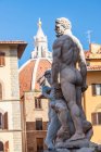 Статуя Нептуна, площадь Синьора, Флоренция, Италия — стоковое фото
