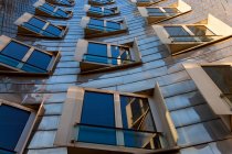 The Neuer Zollhof building by Frank Gehry at the Medienhafen or Media Harbour, Dusseldorf, Alemanha. — Fotografia de Stock