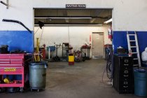 Oficina de reparação vazia pronta para o negócio — Fotografia de Stock