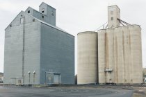 Getreidesilos, Gebäude im ländlichen Washington — Stockfoto