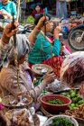 Рынок свежих продуктов в Янгоне, Мьянма — стоковое фото