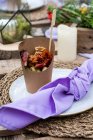 Rustikales Ambiente und Essen für eine Waldbenennungszeremonie — Stockfoto