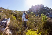 Woman hiking a nature trail, Phillipskop nature reserve, Stanford, South Africa. — Stock Photo