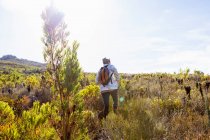 Жіноча екскурсія по природному шляху, природний заповідник Філліпскоп, Стенфорд, Південна Африка. — стокове фото