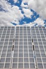 Large Solar Panels set up at angle. — Fotografia de Stock