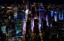 Город Нью-Йорк, Манхэттен, вид с воздуха ночью. — стоковое фото