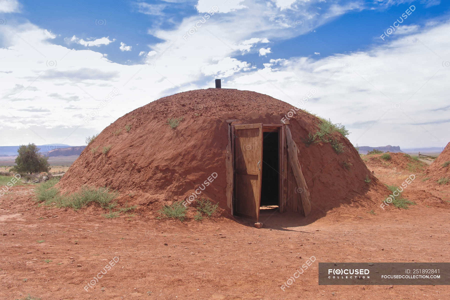 round-shelter-structure-in-desert-navajo-tribal-park-arizona-usa