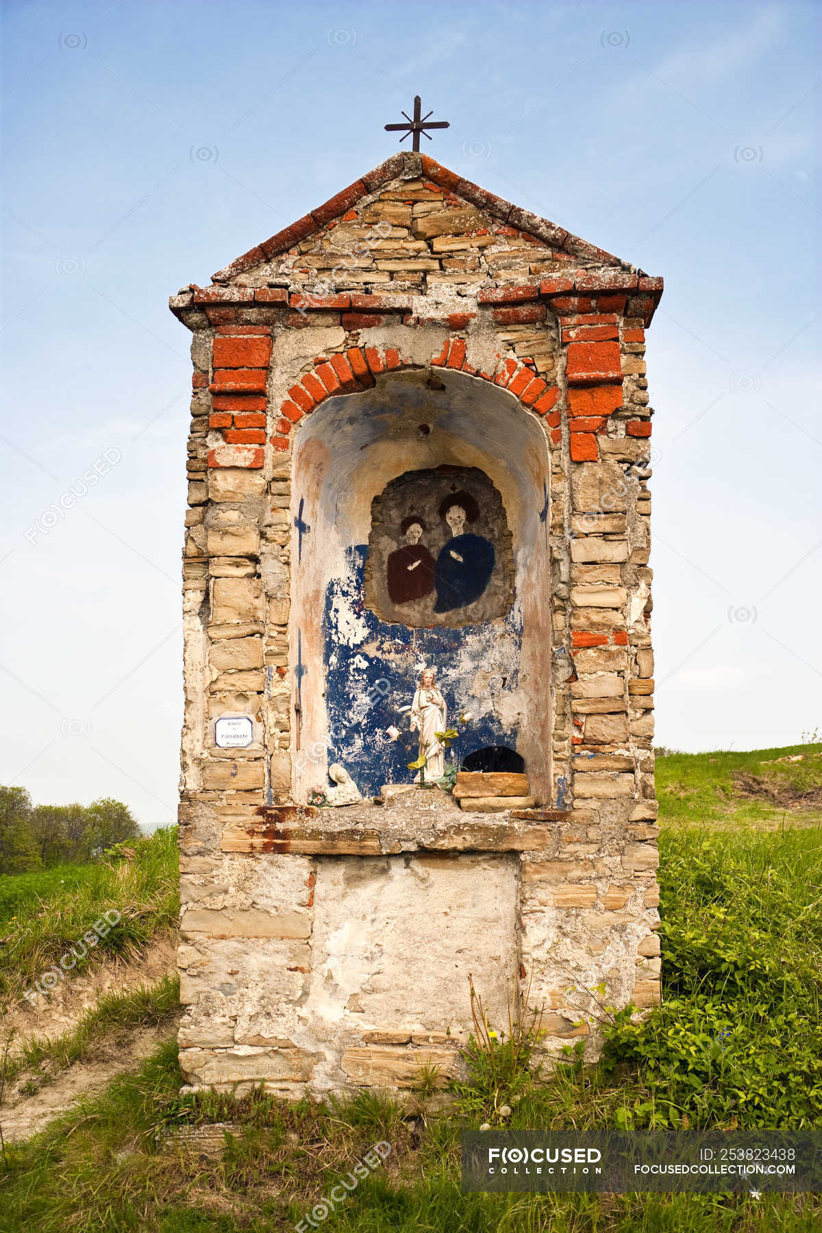 Outdoor Catholic shrine in field in Italy, Europe — old, belief - Stock ...