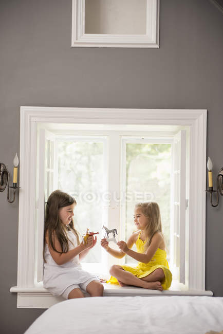 Girls playing together — Stock Photo