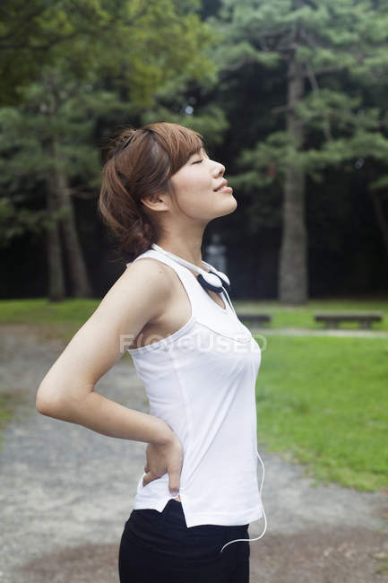 Woman in a Kyoto park — Stock Photo