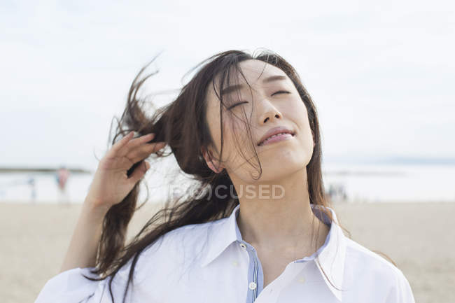 Young asian woman — Stock Photo