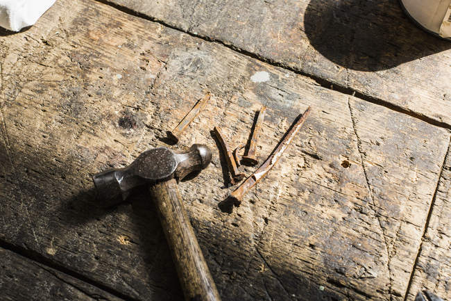 Bancada usada por um carpinteiro ou restaurador — Fotografia de Stock