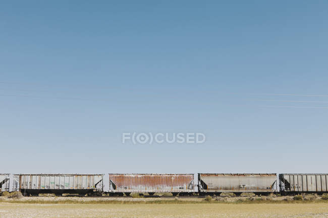 Поезд, пересекающий пустыню Блэк Рок . — стоковое фото