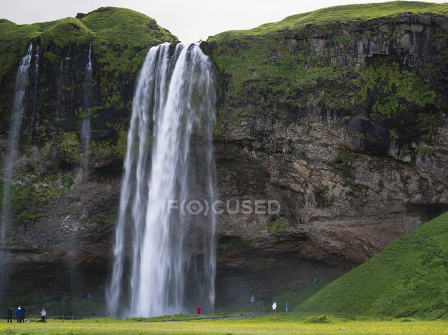 Waterfall cascade over cliff. — Stock Photo