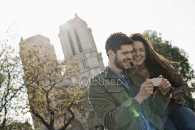 Couple in a historic city — Stock Photo