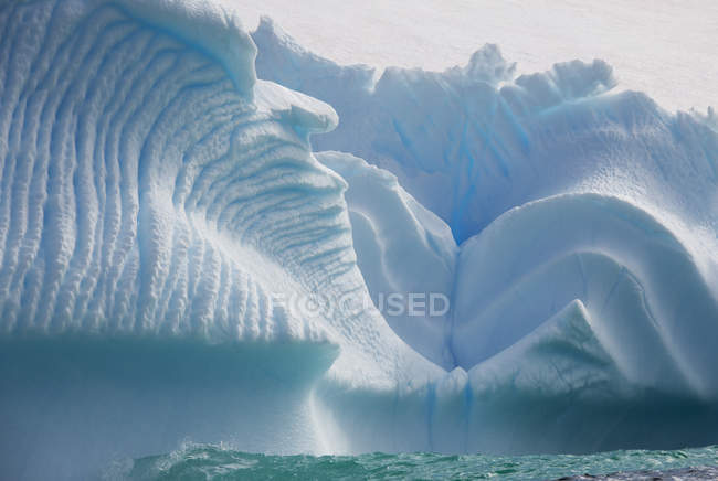 Iceberg lungo la penisola antartica . — Foto stock
