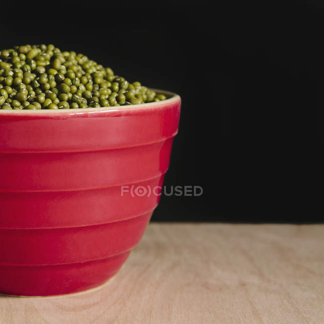 Bowl of mung beans — Stock Photo