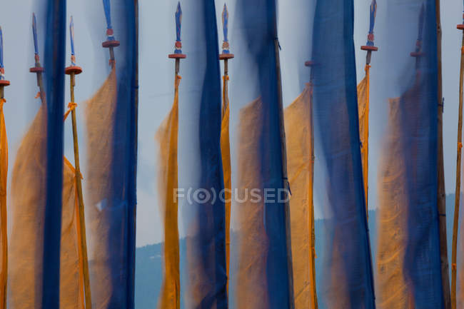 Banderas de oración, Valle del Paro, Bután - foto de stock