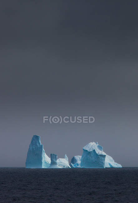 Schöner riesiger Eisberg — Stockfoto