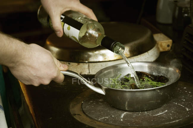 Black Mussels and samphire. — Stock Photo