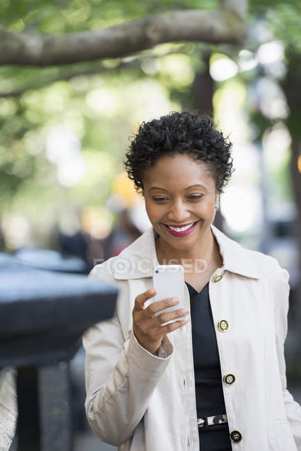 Woman outdoors in park — Stock Photo
