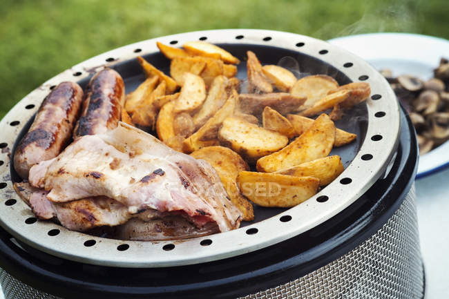 English Breakfast being prepared on stove — Stock Photo