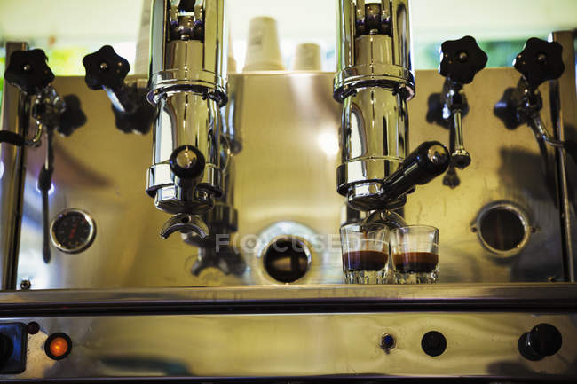 Close-up da máquina de café expresso. — Fotografia de Stock