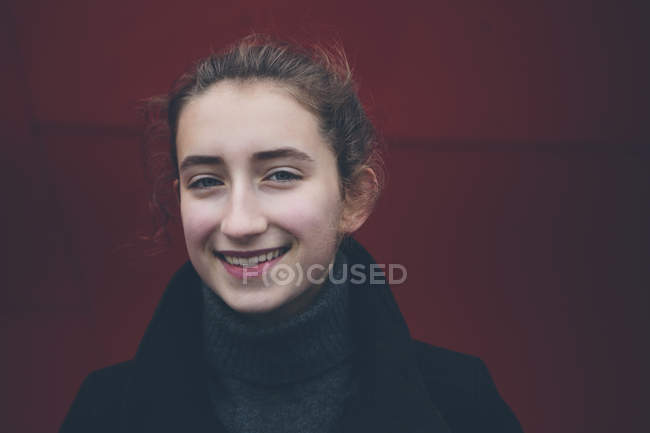 Ritratto di ragazza adolescente — Foto stock