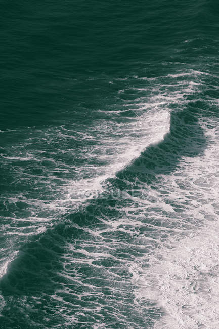 Вид зверху хвилі аварійного завершення — стокове фото