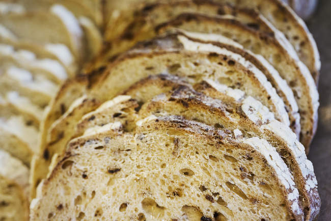 Хлеб, нарезанный на ломтики
. — стоковое фото