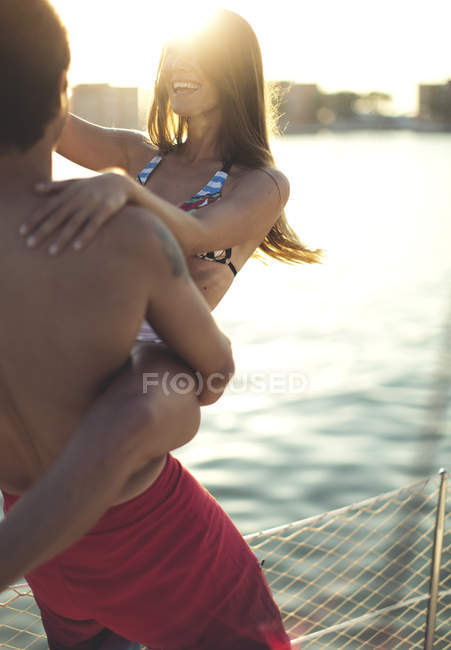 Man holding young woman — Stock Photo