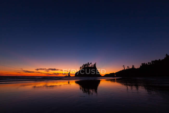 Second Beach at sunset in Olympic National Park, Washington, EUA — Fotografia de Stock