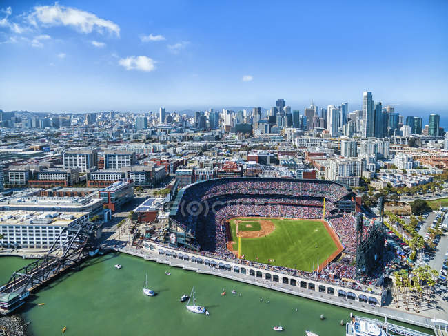 Vista aérea del estadio de fútbol en San Francisco, Estados Unidos . - foto de stock