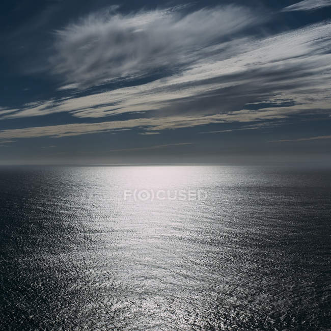 Величезний океан і небо в сутінках, Мансаніта, Орегон — стокове фото