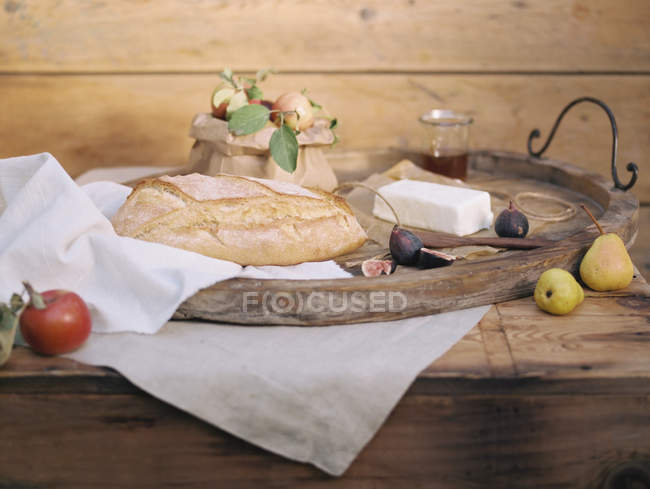 Served rustic table with bread, apples and cottage cheese. — Stock Photo
