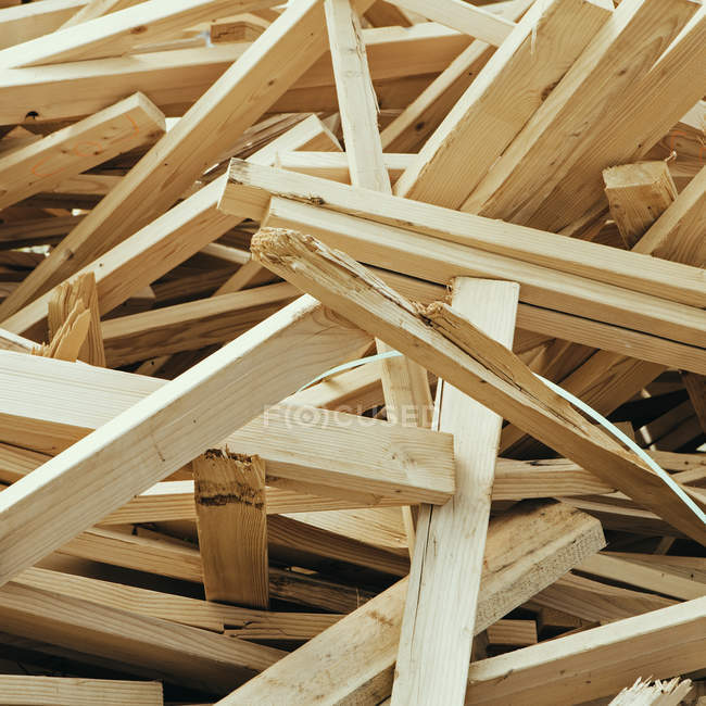 Pilha de pregos de madeira para construção, quadro completo — Fotografia de Stock