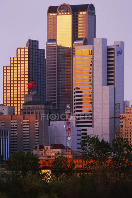 Skyscrapers in downtown of Dallas at dusk, USA — Stock Photo