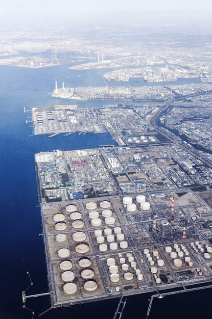Plantas industriais em baía de Tóquio, Japão — Fotografia de Stock