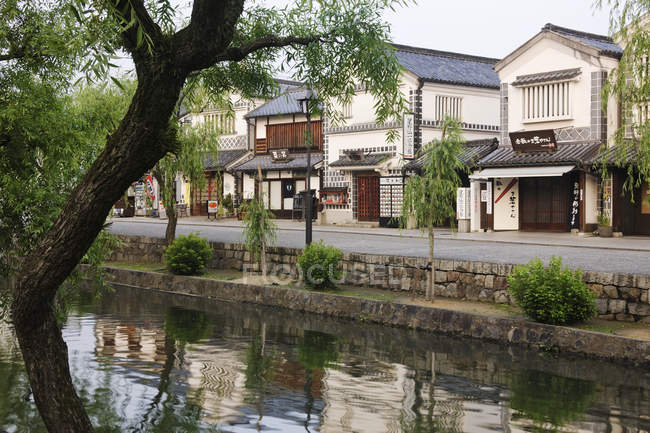 Paisaje del canal japonés de Kurashiki, Japón - foto de stock