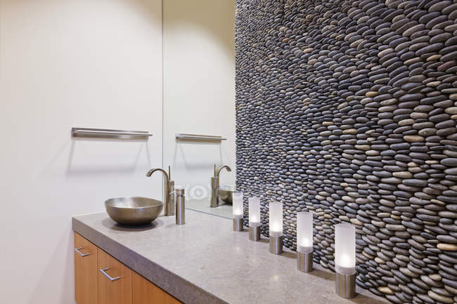 Elegante interior do banheiro moderno em Dallas, Texas, EUA — Fotografia de Stock