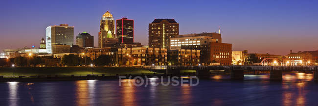 Des Moines skyline skyscrapers in downtown of  city, USA — Stock Photo