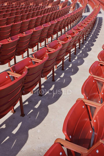 Audience seating, Chicago, Illinois, EE.UU. - foto de stock