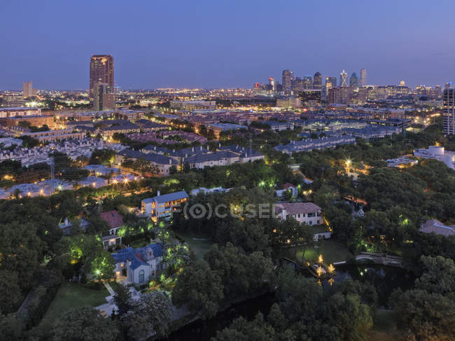 Dallas neighborhood in evening lights, USA — Stock Photo